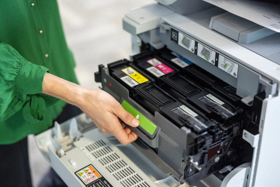 Potřebuji doplnit tonery a papíry - Spotřební materiál